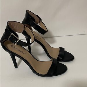 Breckelles Elegant Black Strappy Heels